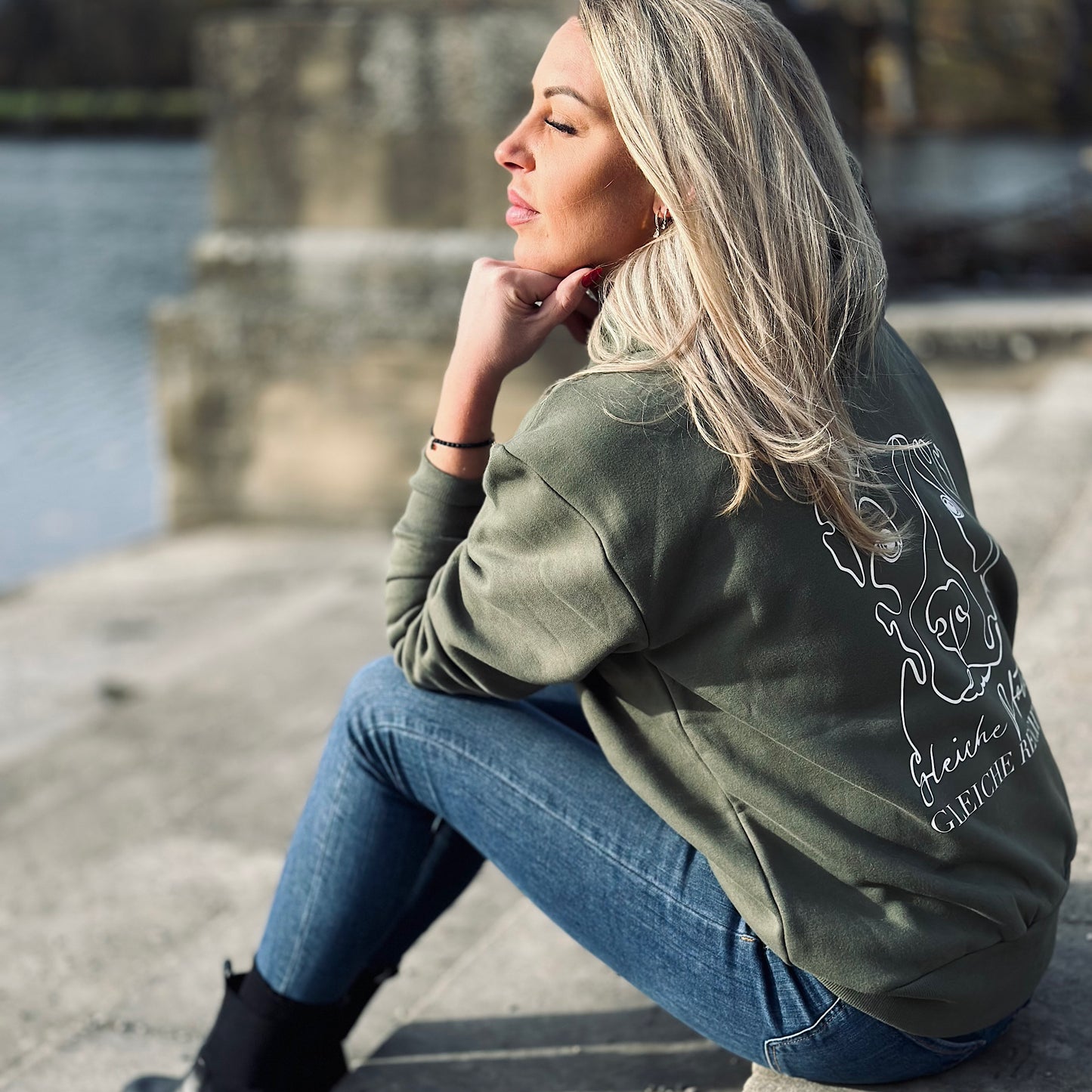 Statement Hoodie Premium